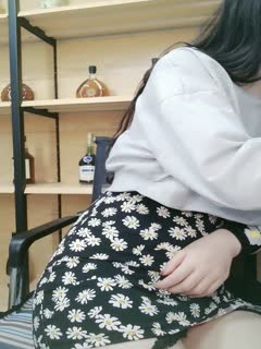 颜值不错豹纹裙妹子开档黑丝摸逼抬腿侧入猛操